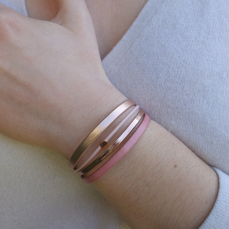 Bracelet femme multi-rangs magnétique cuirs bois de rose et or rose