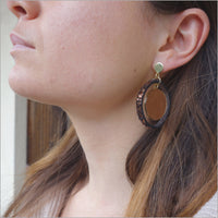 Boucles d'oreilles créoles en cuir strass