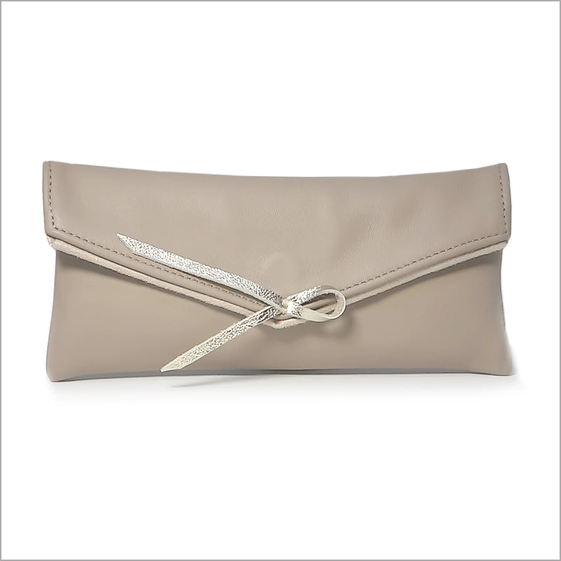 Étui à lunettes en cuir souple beige mastic