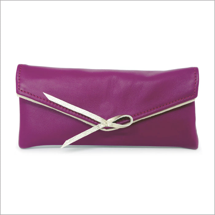 Pochette à lunettes en cuir souple violet cassis à fermeture magnétique